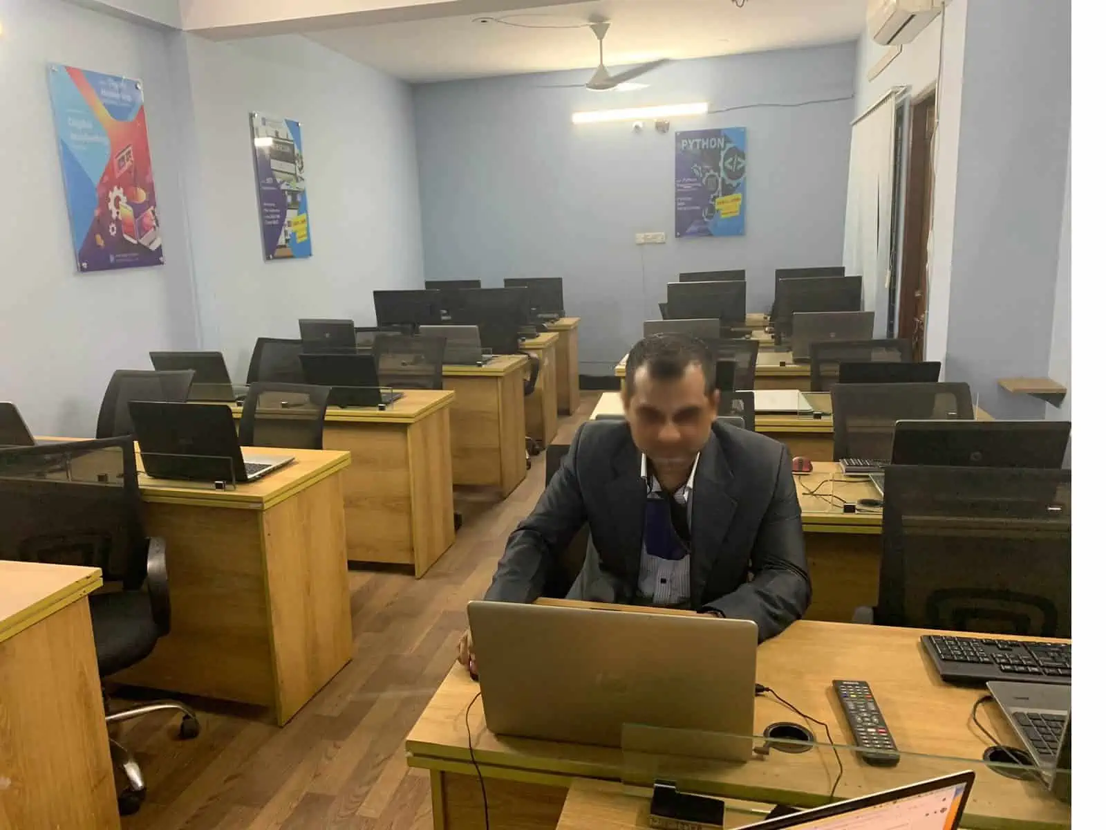 Asad Gate Office — Infosystem Technology Limited